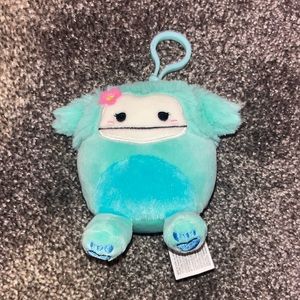 CANADAIN joelle with flower clip squishmallow